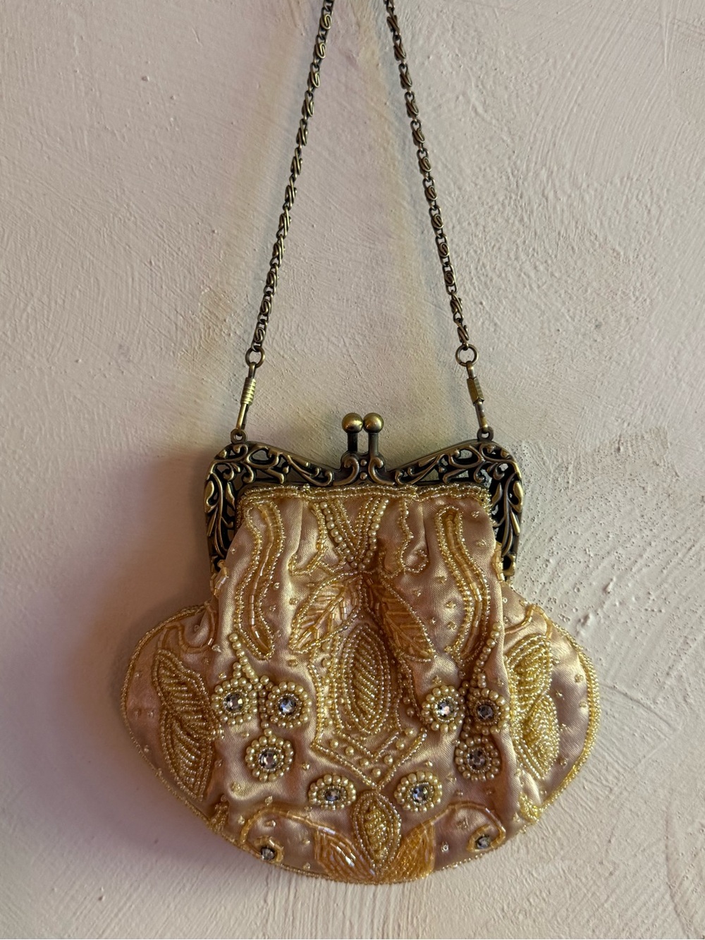Bijoux Terner Gold Beaded Kiss Lock Evening Bag Pearl Rhinestone Chain Strap